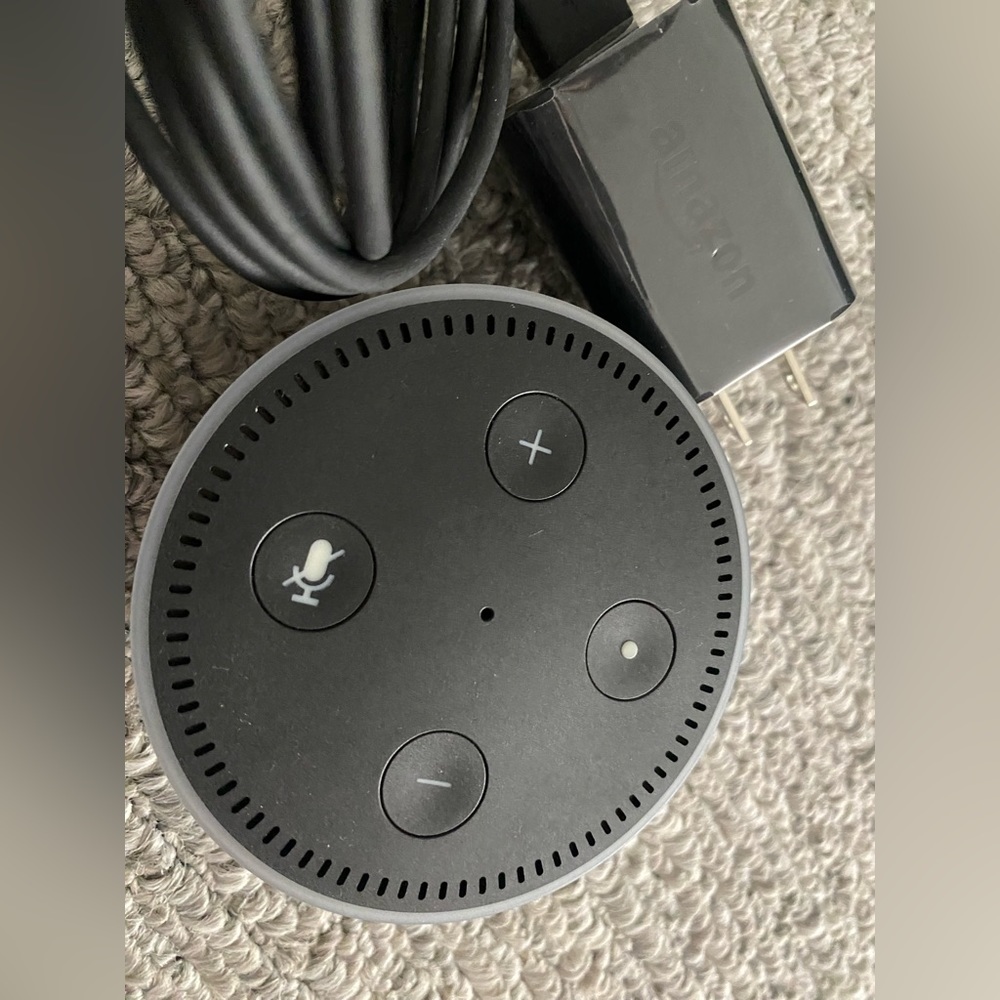 Excellent condition Amazon echo dot - Picture 3 of 4